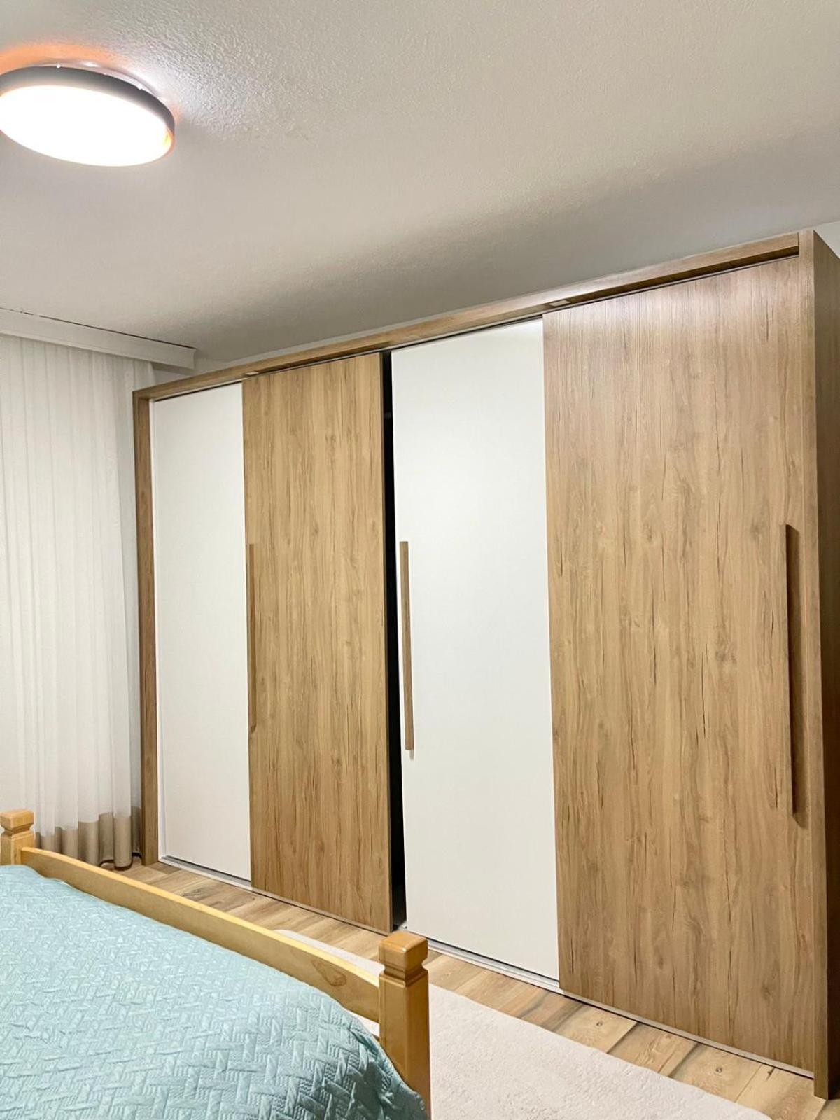 Nesi apartmenti Pristina Esterno foto